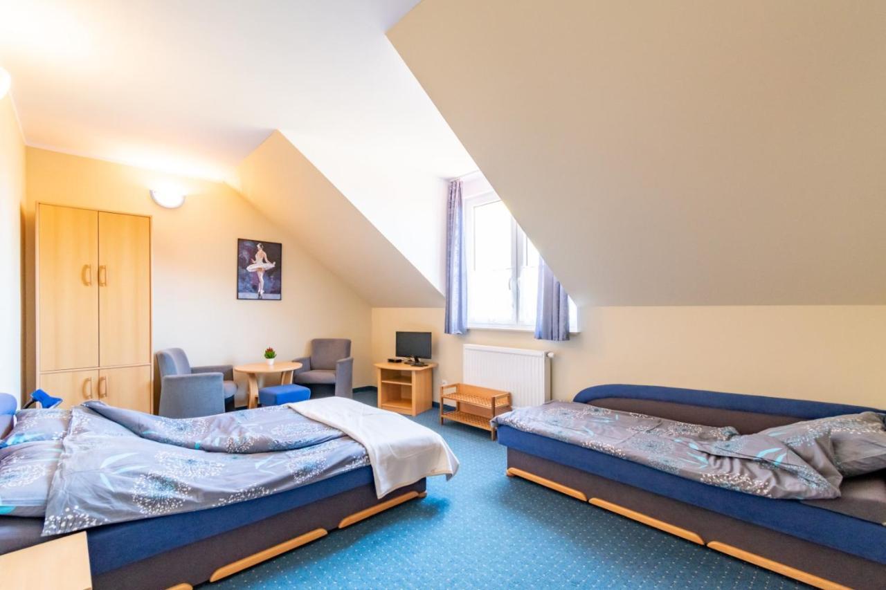 Hotel Pod Platanem Rowy  Exteriér fotografie