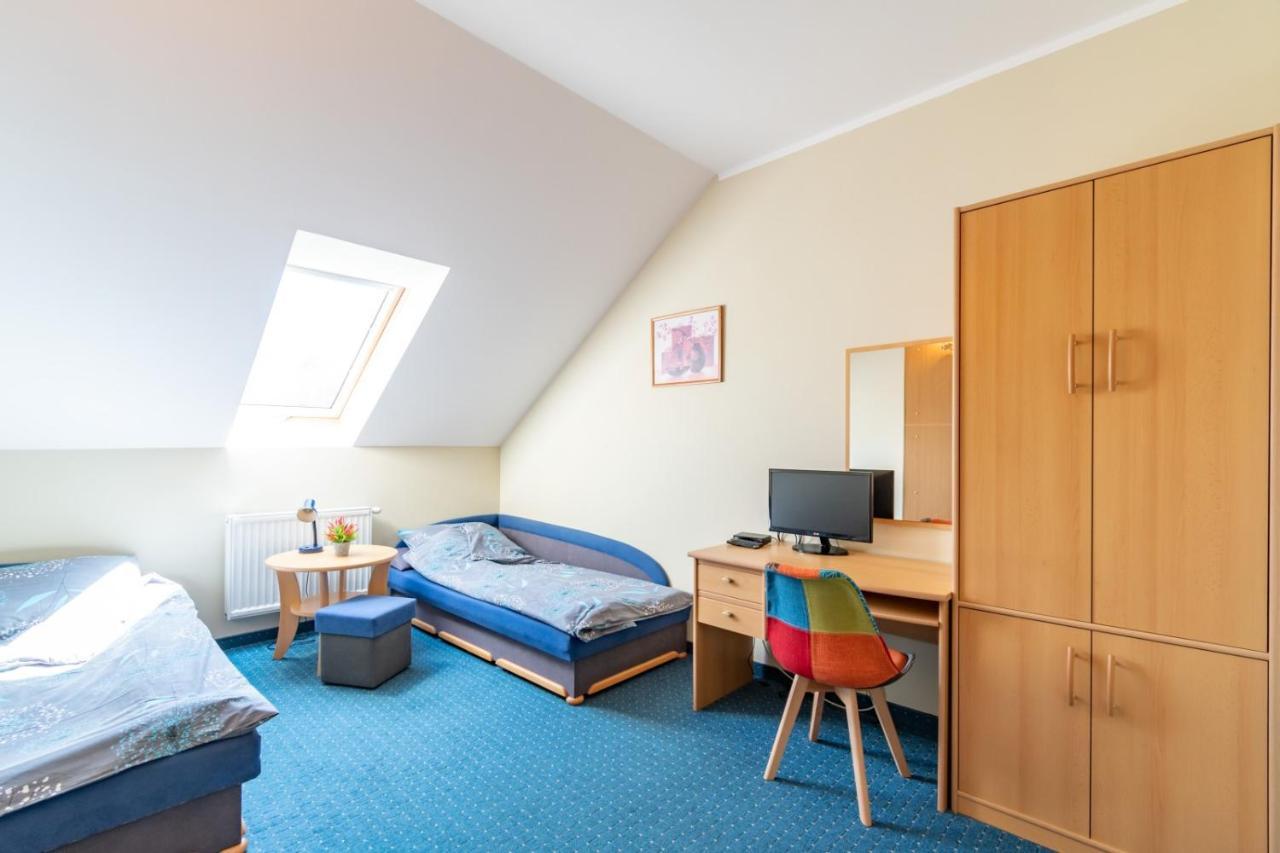 Hotel Pod Platanem Rowy  Exteriér fotografie