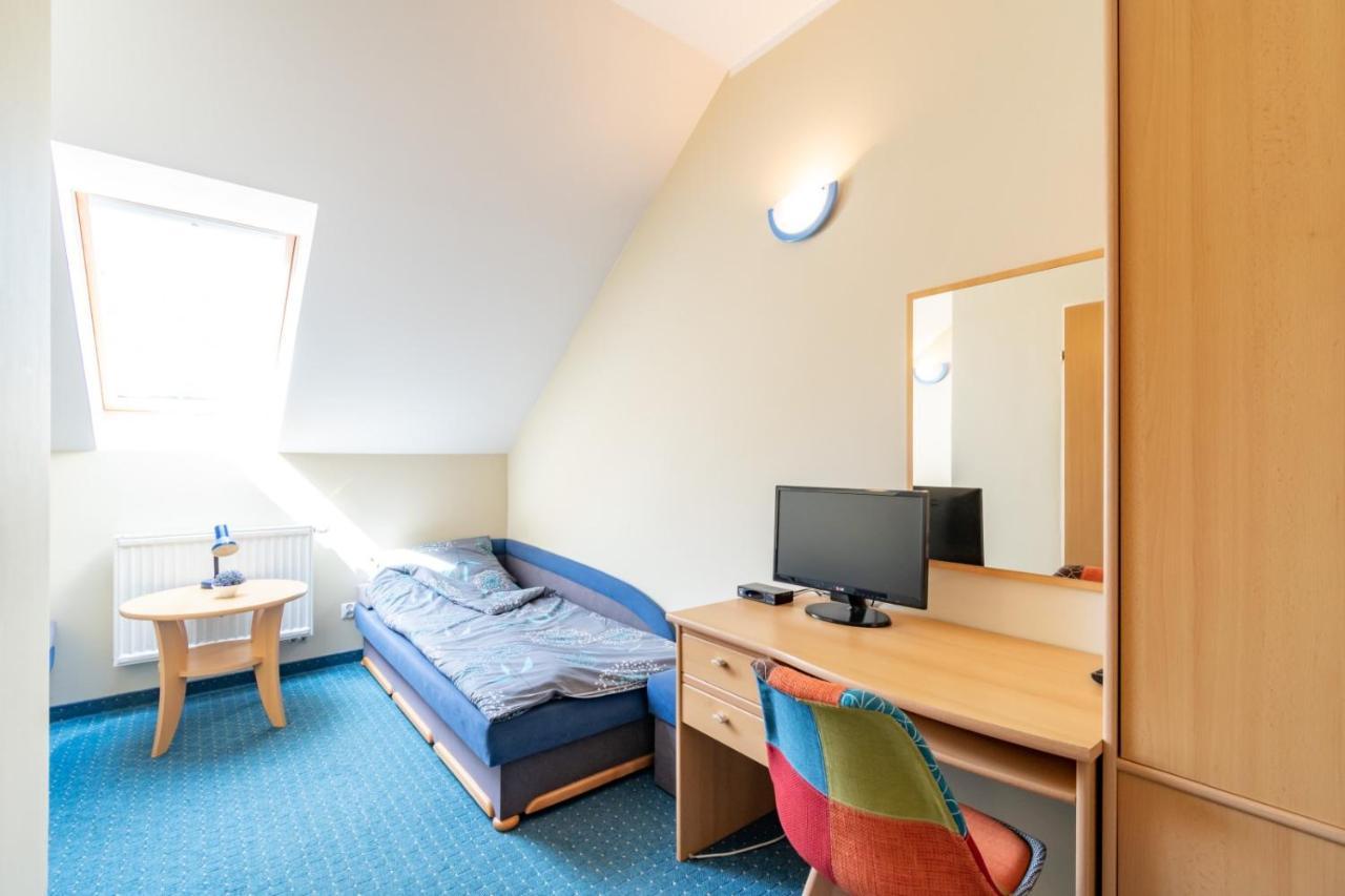 Hotel Pod Platanem Rowy  Exteriér fotografie